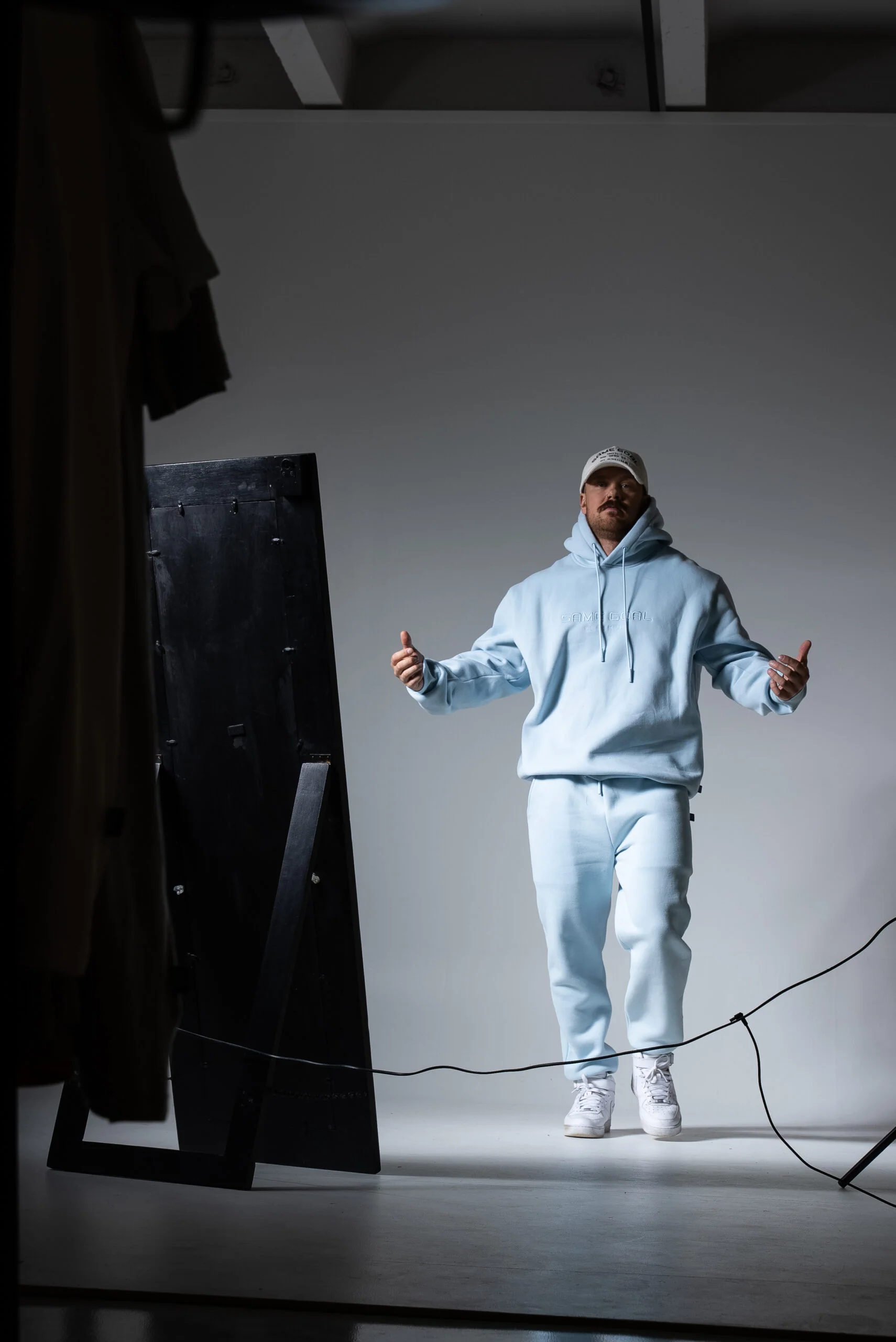 Corduroy lippis - Image 3