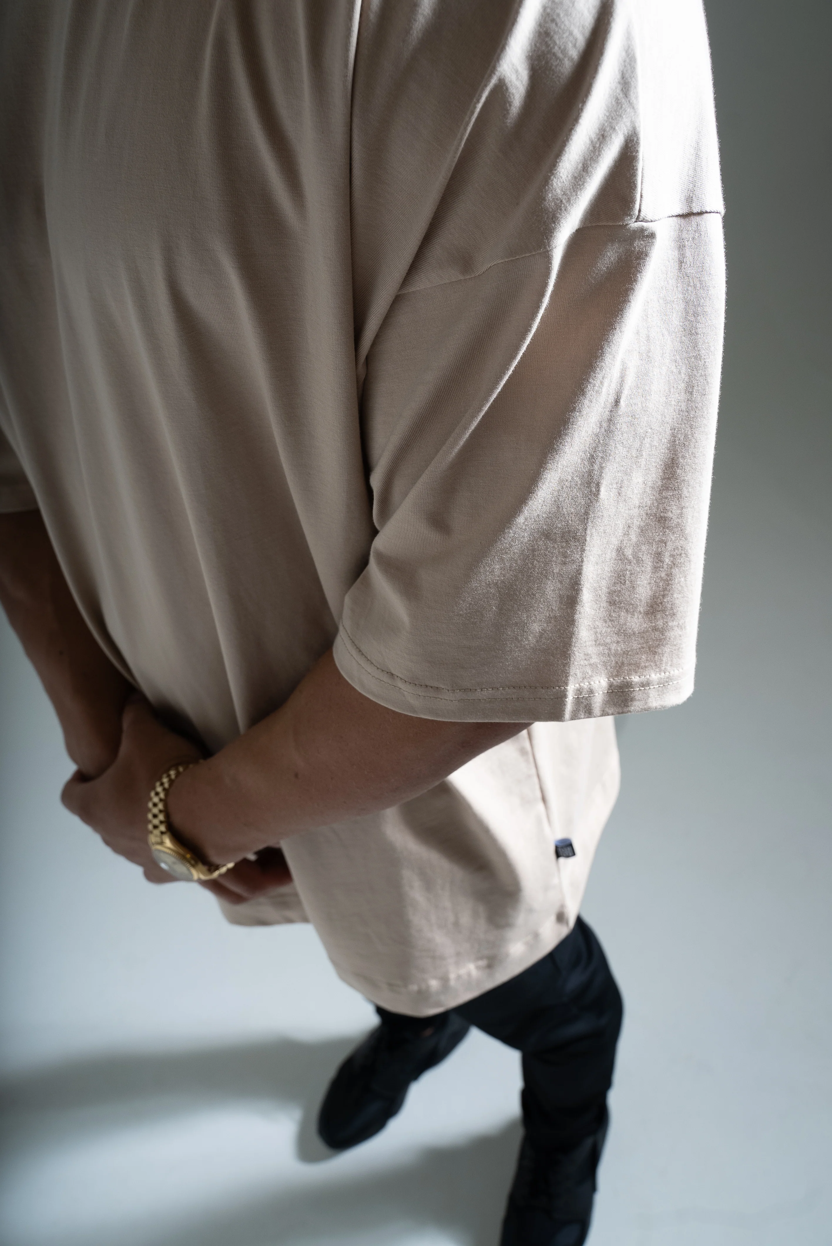 Street oversize t-paita beige - Image 5