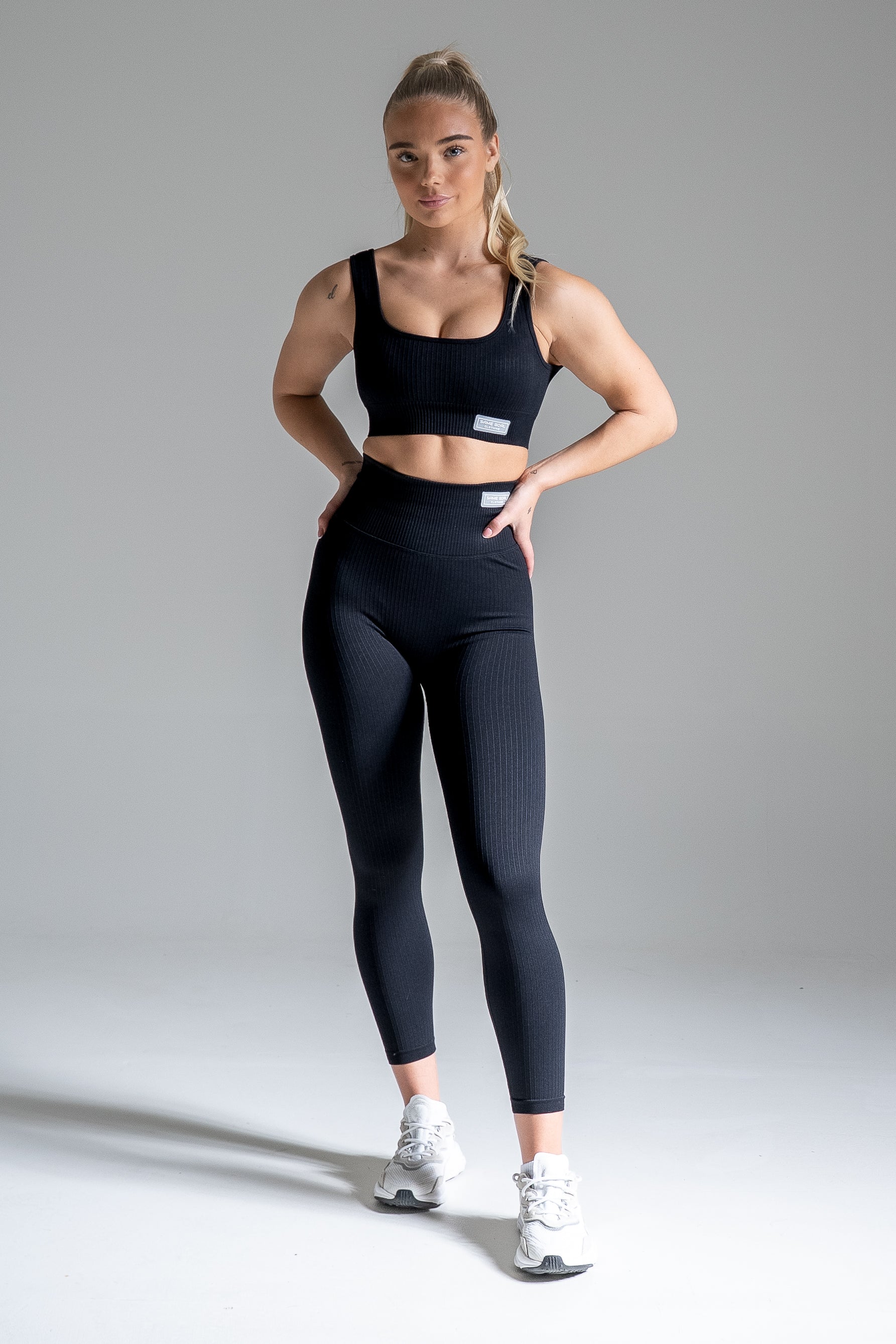 Wave seamless trikoo musta - Image 3